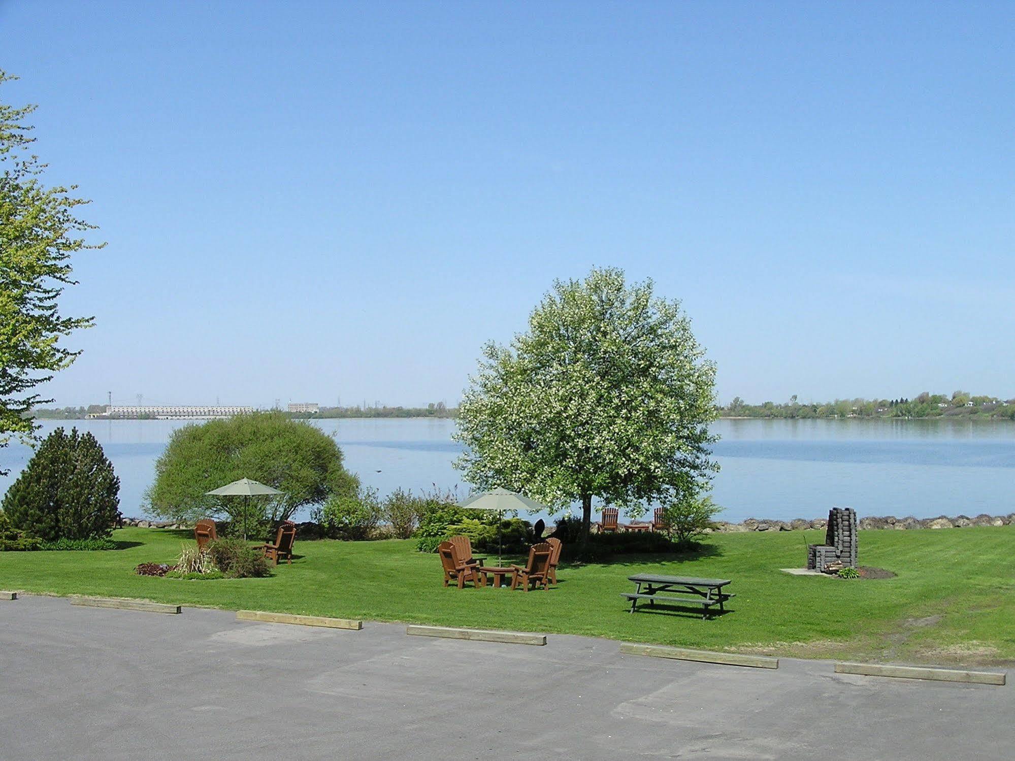 Motel Lac St-Louis Salaberry-de-Valleyfield Esterno foto